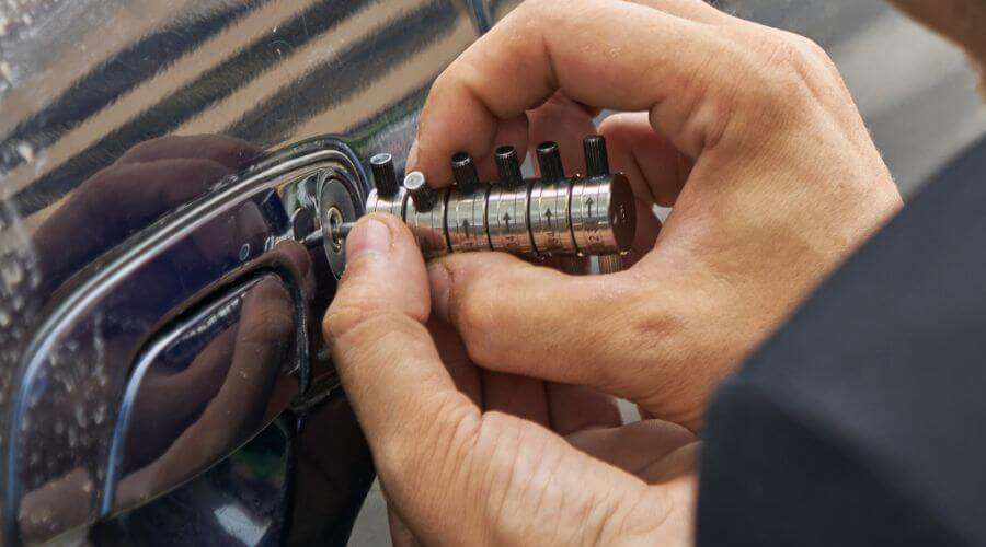 Professional residential roofers in Oakland, CA